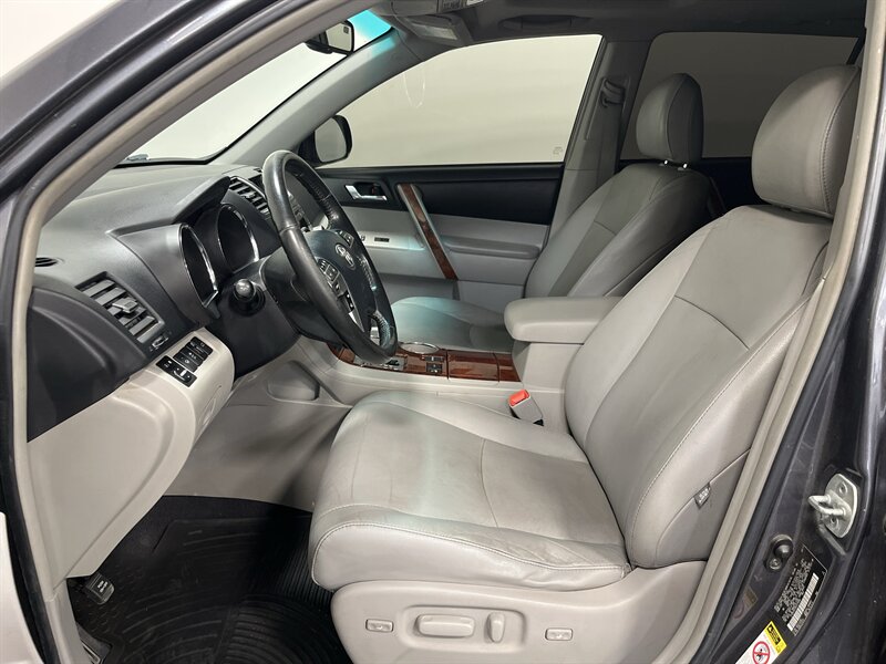 2011 Toyota Highlander Limited - Photo 17 - West Bountiful, UT 84087