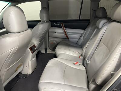 2011 Toyota Highlander Limited - Photo 12 - West Bountiful, UT 84087