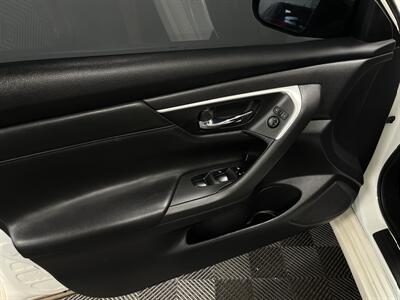 2017 Nissan Altima 2.5 SR   - Photo 13 - West Bountiful, UT 84087