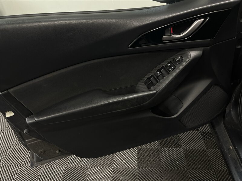 2015 Mazda Mazda3 i Touring - Photo 13 - West Bountiful, UT 84087