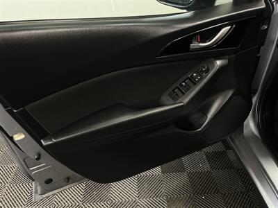 2015 Mazda Mazda3 i Touring   - Photo 15 - West Bountiful, UT 84087