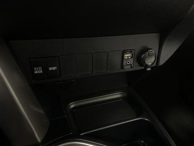 2016 Toyota RAV4 XLE   - Photo 18 - West Bountiful, UT 84087
