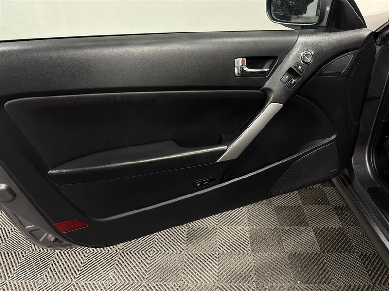 2010 Hyundai Genesis Coupe 3.8L 380 GT - Photo 12 - West Bountiful, UT 84087
