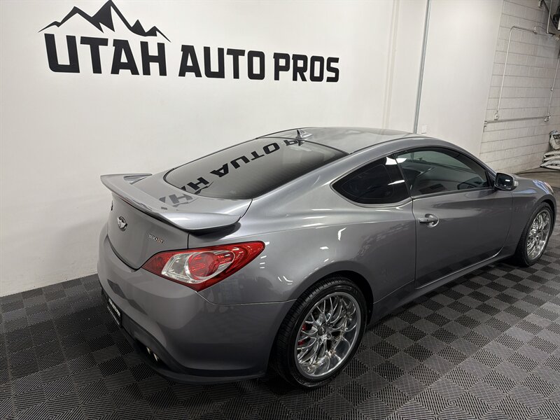 2010 Hyundai Genesis Coupe 3.8L 380 GT - Photo 3 - West Bountiful, UT 84087