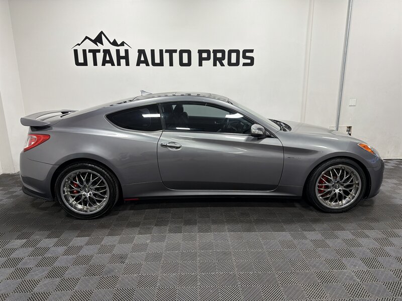 2010 Hyundai Genesis Coupe 3.8L 380 GT - Photo 2 - West Bountiful, UT 84087