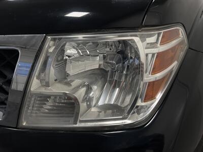 2012 Nissan Frontier SV V6   - Photo 5 - West Bountiful, UT 84087
