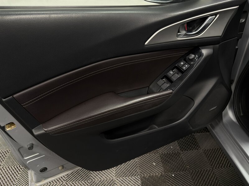 2018 Mazda Mazda3 Touring - Photo 13 - West Bountiful, UT 84087