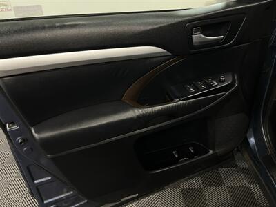 2015 Toyota Highlander XLE   - Photo 12 - West Bountiful, UT 84087