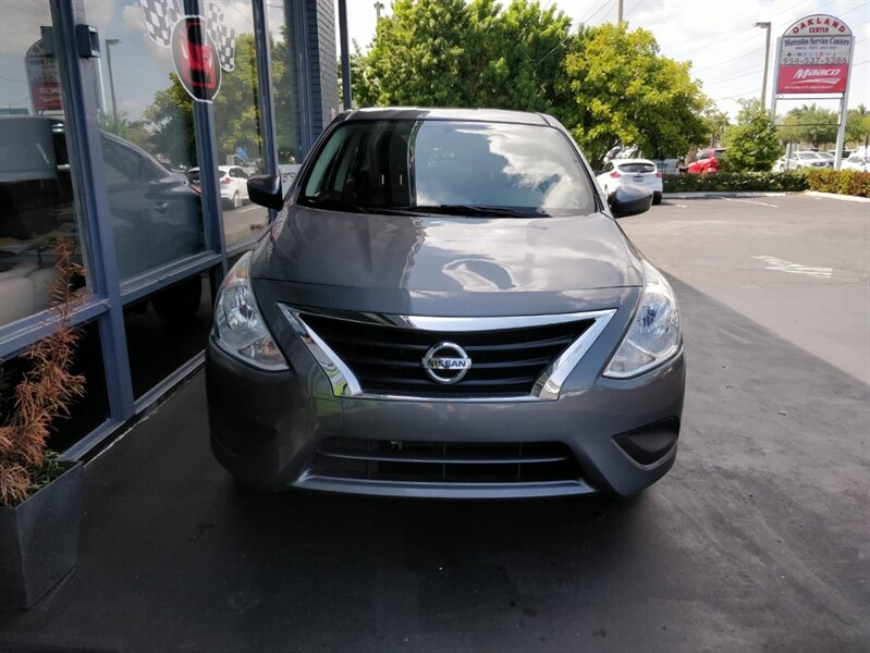 2018 Nissan Versa SV CASH DEAL SPEACIAL - Photo 2 - Wilton Manors, FL 33311