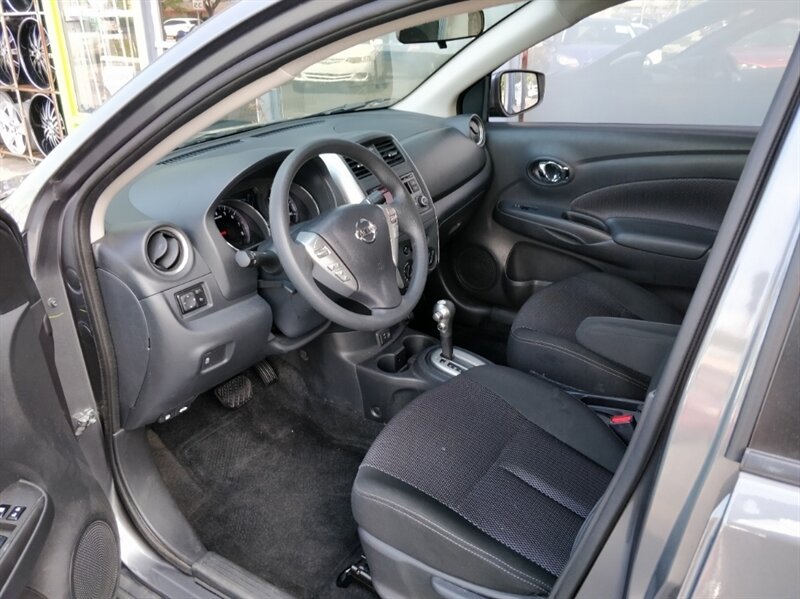 2018 Nissan Versa SV CASH DEAL SPEACIAL - Photo 4 - Wilton Manors, FL 33311
