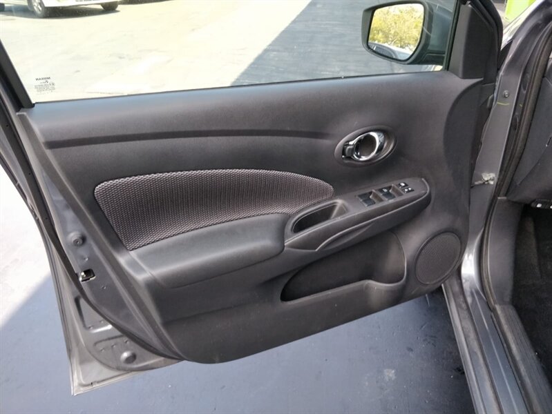 2018 Nissan Versa SV CASH DEAL SPEACIAL - Photo 9 - Wilton Manors, FL 33311