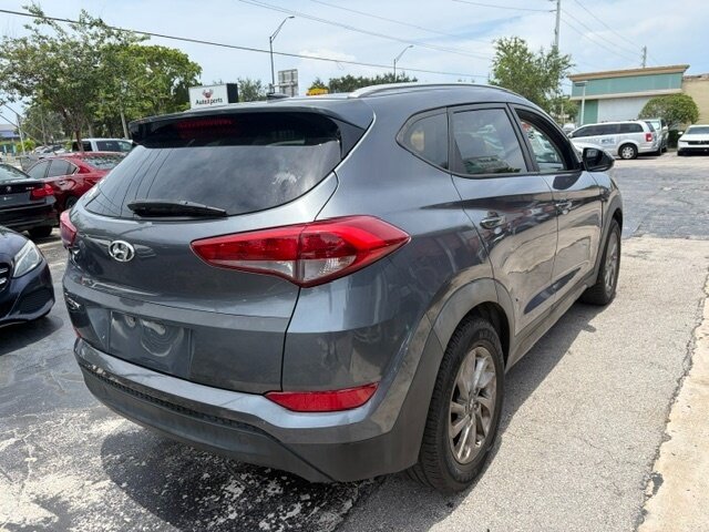 2016 Hyundai TUCSON SE Up to 12 MONTHS SAME AS CASH - Photo 6 - Wilton Manors, FL 33311