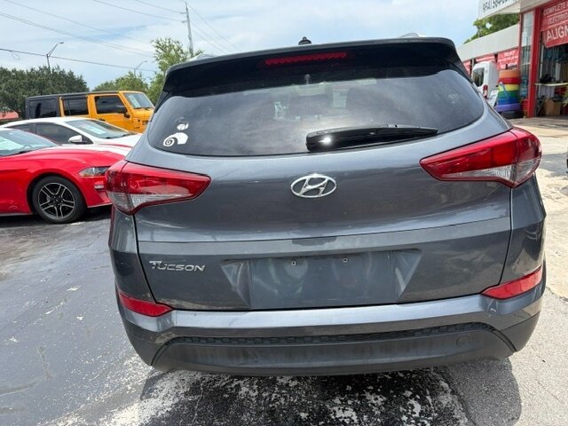 2016 Hyundai TUCSON SE Up to 12 MONTHS SAME AS CASH - Photo 4 - Wilton Manors, FL 33311