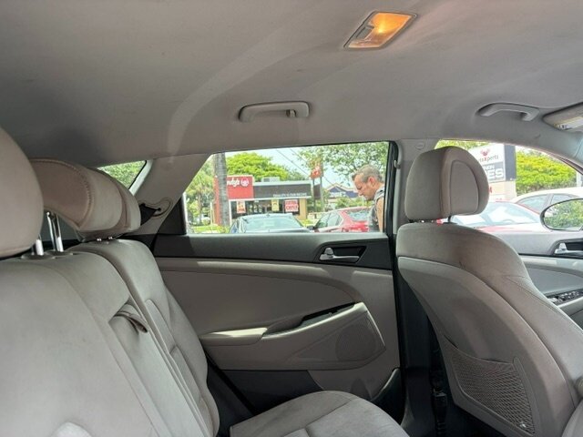 2016 Hyundai TUCSON SE Up to 12 MONTHS SAME AS CASH - Photo 9 - Wilton Manors, FL 33311