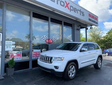 2013 Jeep Grand Cherokee Limited  6 MONTHS SAME AS CASH - Photo 2 - Wilton Manors, FL 33311