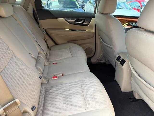 2017 Nissan Rogue S Up To 12 MONTHS 0% - SAME AS CASH - Photo 8 - Wilton Manors, FL 33311
