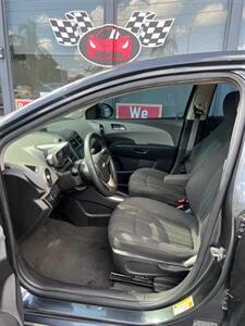 2014 Chevrolet Sonic LT Auto  6 MONTHS SAME AS CASH - Photo 5 - Wilton Manors, FL 33311