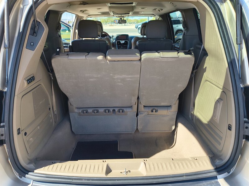 2012 Chrysler Town & Country Limited   - Photo 13 - Tucson, AZ 85711