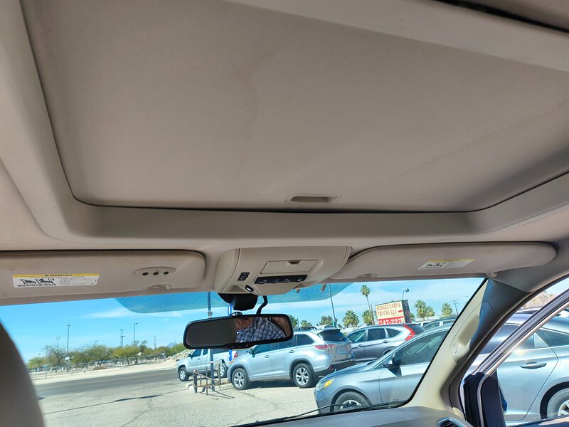 2012 Chrysler Town & Country Limited   - Photo 18 - Tucson, AZ 85711