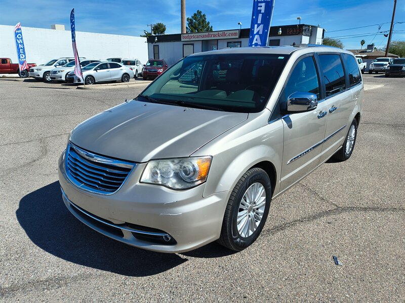 2012 Chrysler Town & Country Limited   - Photo 21 - Tucson, AZ 85711