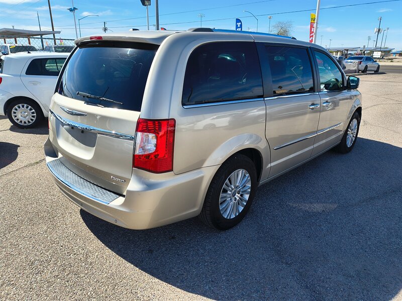2012 Chrysler Town & Country Limited   - Photo 2 - Tucson, AZ 85711