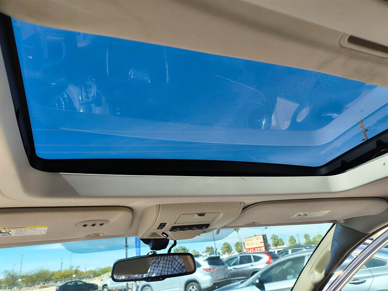 2012 Chrysler Town & Country Limited   - Photo 19 - Tucson, AZ 85711