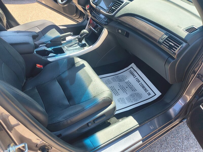 2017 Honda Accord EX-L V6 - Photo 12 - Tucson, AZ 85711