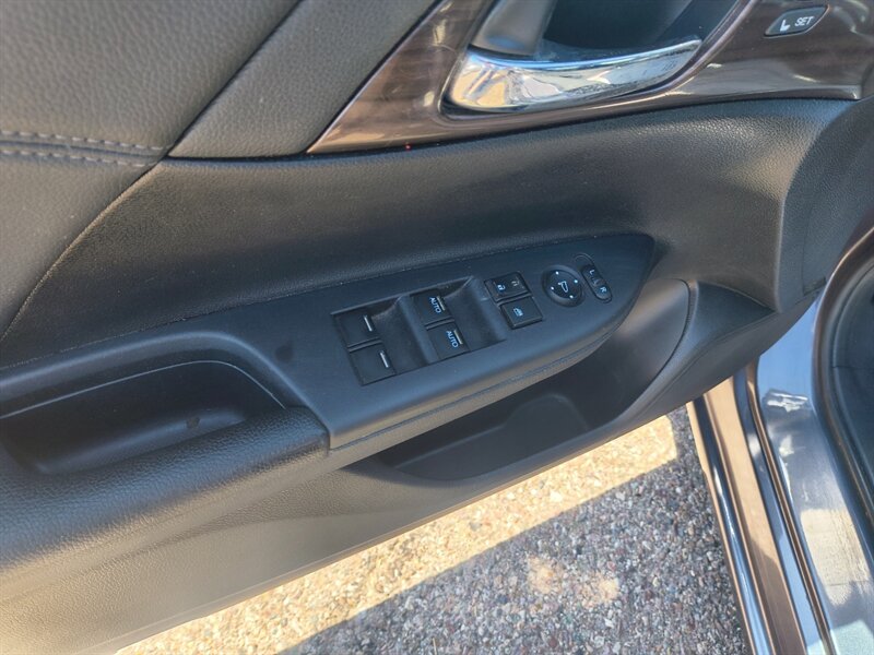 2017 Honda Accord EX-L V6 - Photo 16 - Tucson, AZ 85711