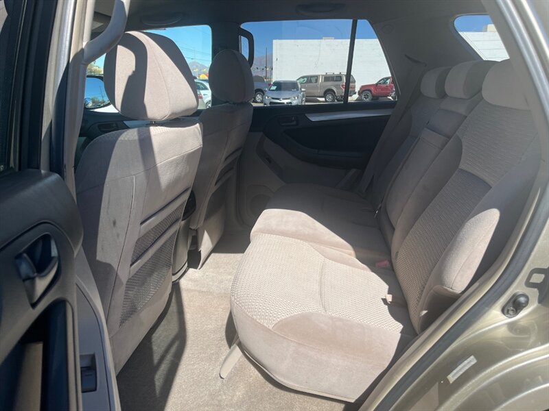 2004 Toyota 4Runner SR5   - Photo 9 - Tucson, AZ 85711