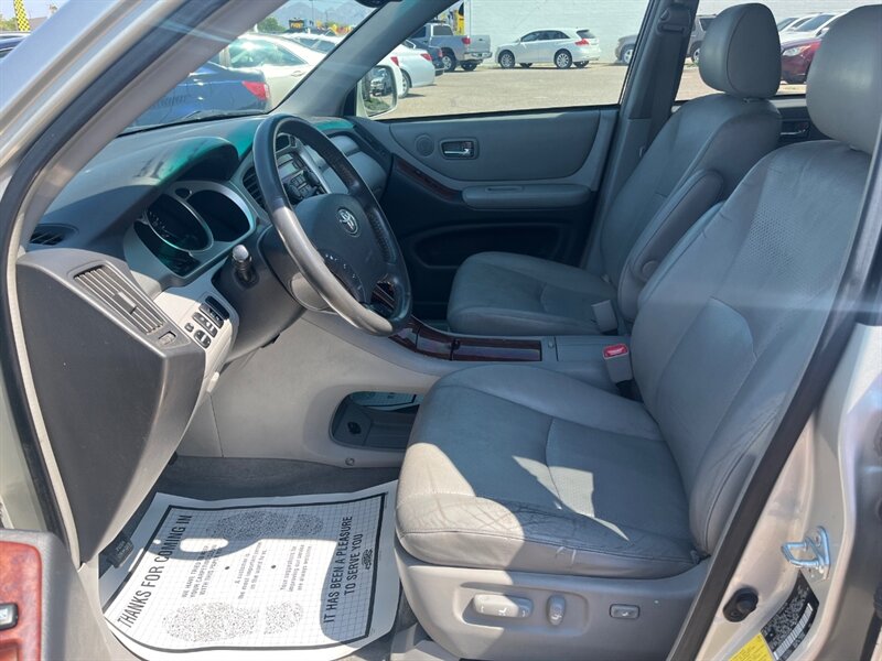 2005 Toyota Highlander - Photo 8 - Tucson, AZ 85711