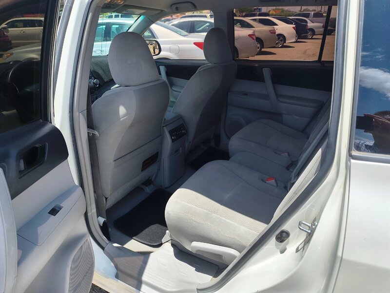 2010 Toyota Highlander - Photo 9 - Tucson, AZ 85711