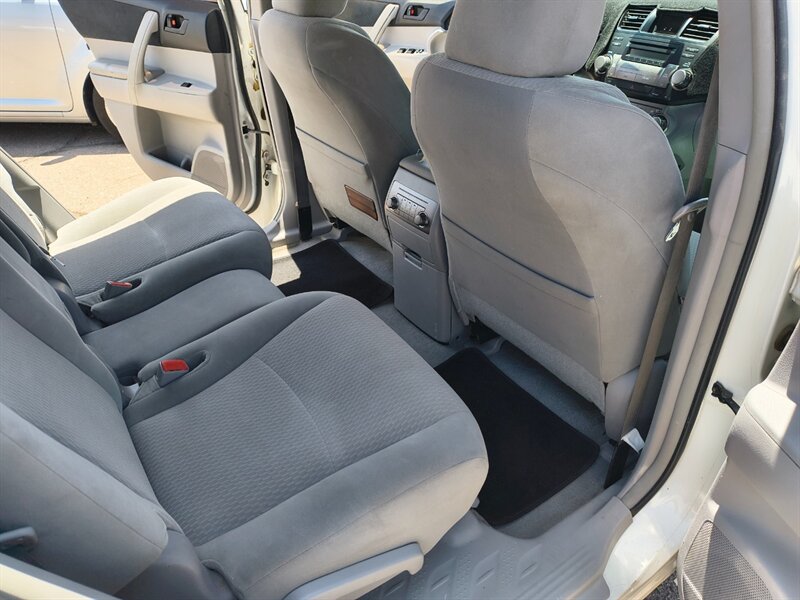 2010 Toyota Highlander - Photo 11 - Tucson, AZ 85711