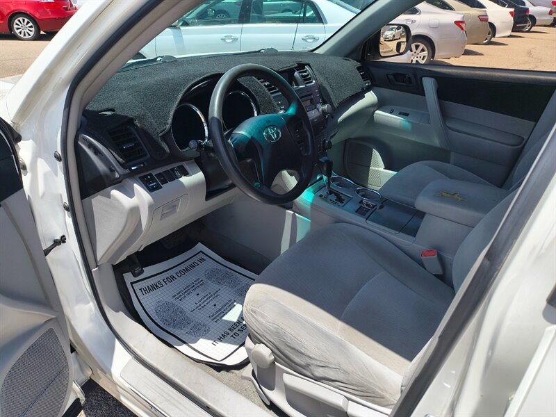 2010 Toyota Highlander - Photo 8 - Tucson, AZ 85711