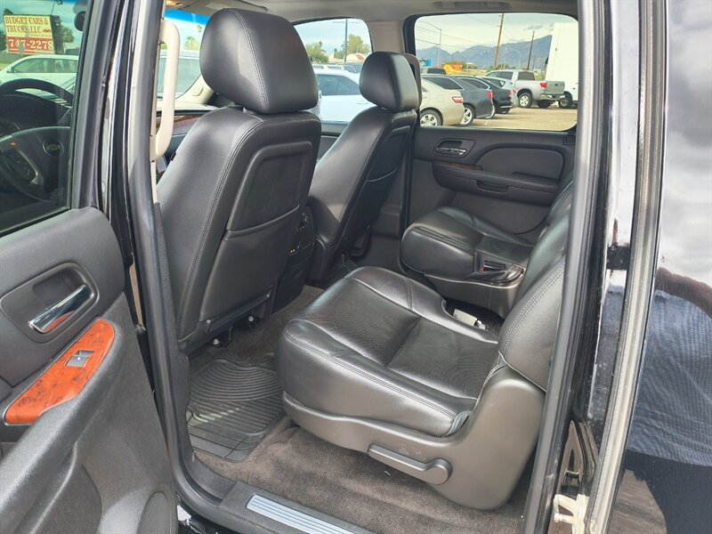 2013 Chevrolet Suburban LTZ - Photo 10 - Tucson, AZ 85711