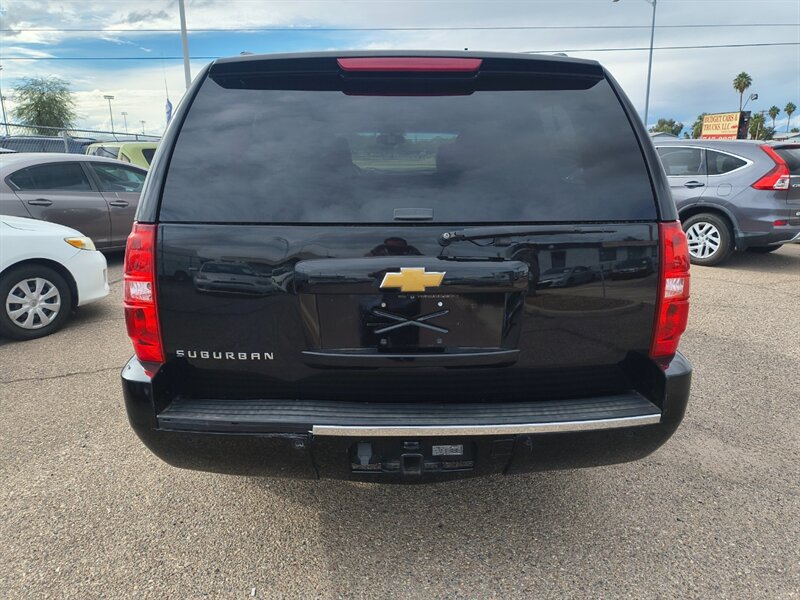 2013 Chevrolet Suburban LTZ - Photo 7 - Tucson, AZ 85711