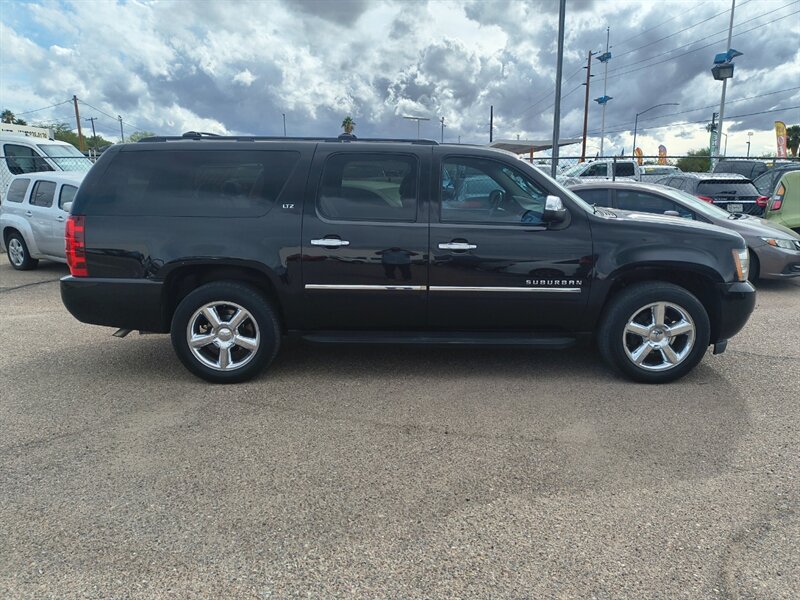 2013 Chevrolet Suburban LTZ - Photo 4 - Tucson, AZ 85711
