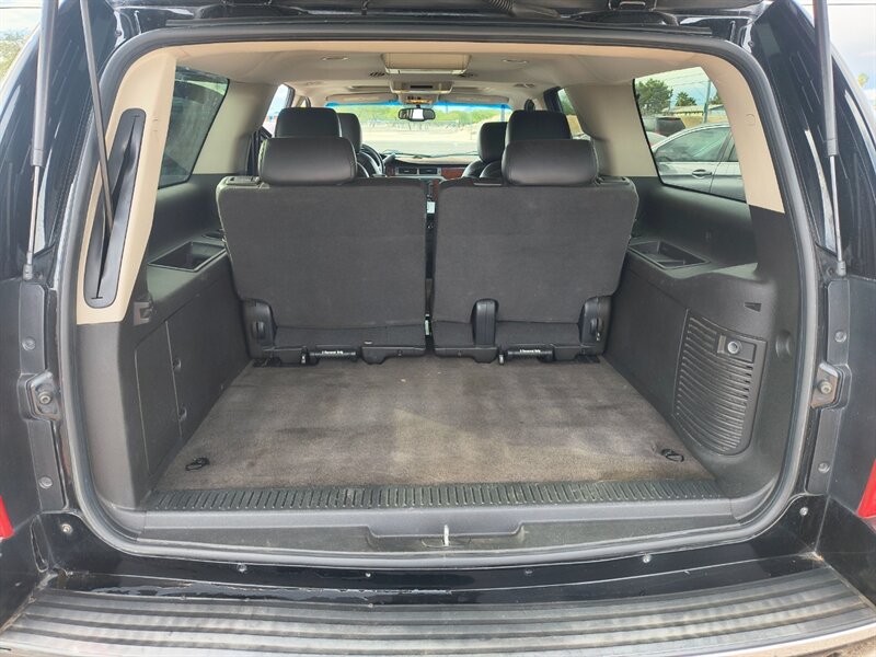2013 Chevrolet Suburban LTZ - Photo 8 - Tucson, AZ 85711
