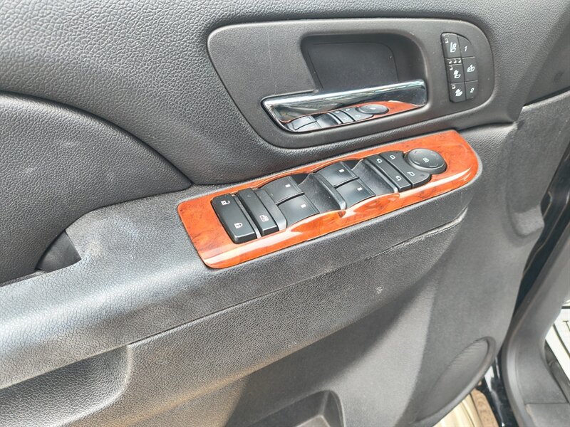 2013 Chevrolet Suburban LTZ - Photo 15 - Tucson, AZ 85711