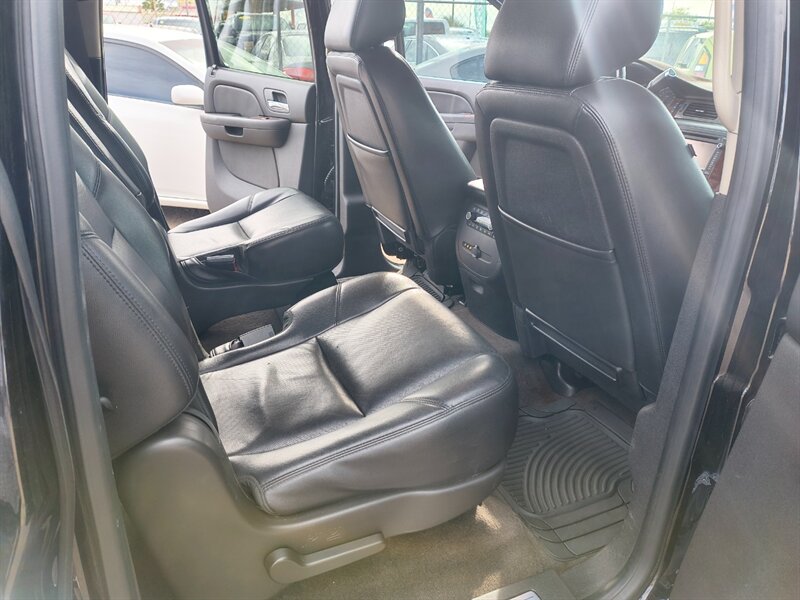 2013 Chevrolet Suburban LTZ - Photo 12 - Tucson, AZ 85711