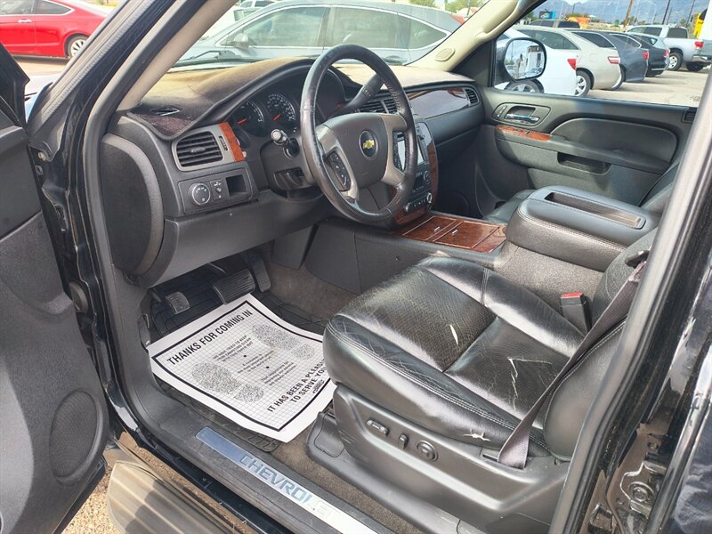 2013 Chevrolet Suburban LTZ - Photo 9 - Tucson, AZ 85711
