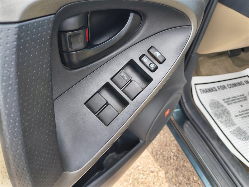 2011 Toyota RAV4 Limited   - Photo 13 - Tucson, AZ 85711