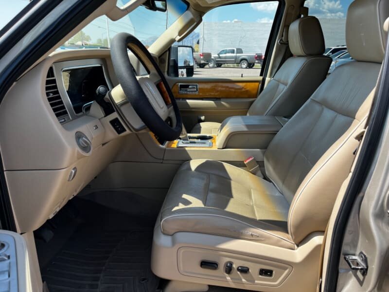 2008 Lincoln Navigator   - Photo 8 - Tucson, AZ 85711