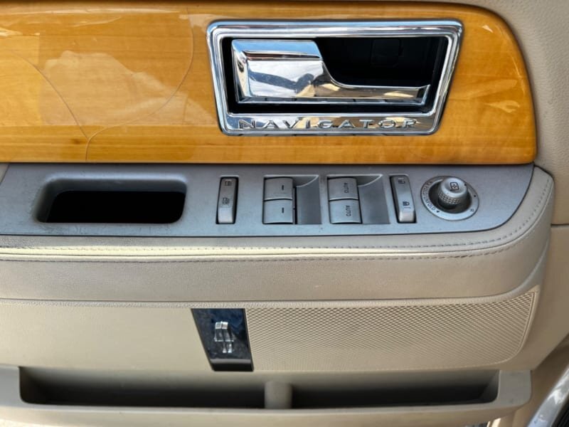 2008 Lincoln Navigator   - Photo 14 - Tucson, AZ 85711