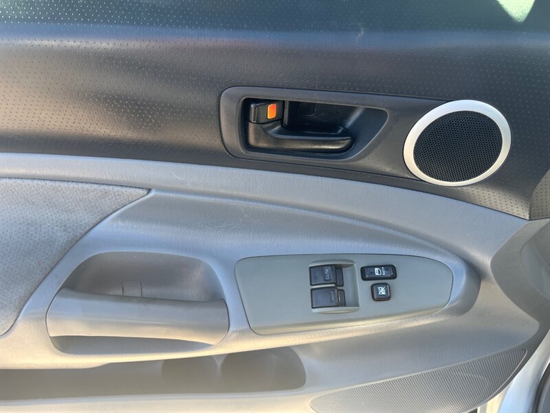 2006 Toyota Tacoma PreRunner V6   - Photo 13 - Tucson, AZ 85711