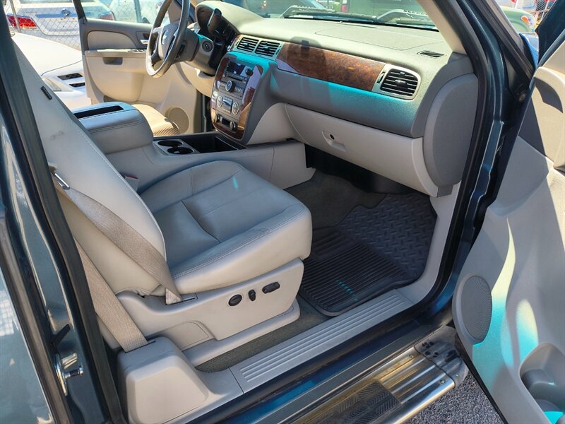 2010 Chevrolet Silverado 1500 LTZ   - Photo 12 - Tucson, AZ 85711