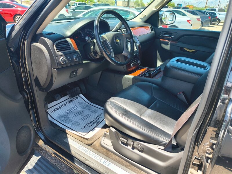 2013 Chevrolet Tahoe LTZ - Photo 8 - Tucson, AZ 85711