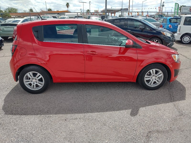 2012 Chevrolet Sonic LT   - Photo 7 - Tucson, AZ 85711