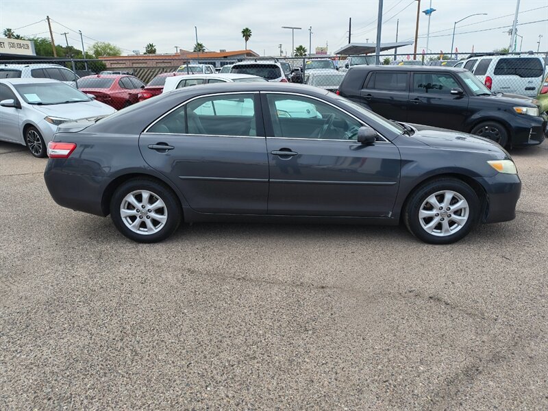 2011 Toyota Camry LE   - Photo 4 - Tucson, AZ 85711