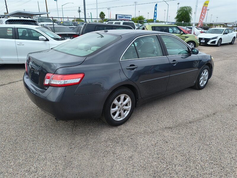 2011 Toyota Camry LE   - Photo 2 - Tucson, AZ 85711