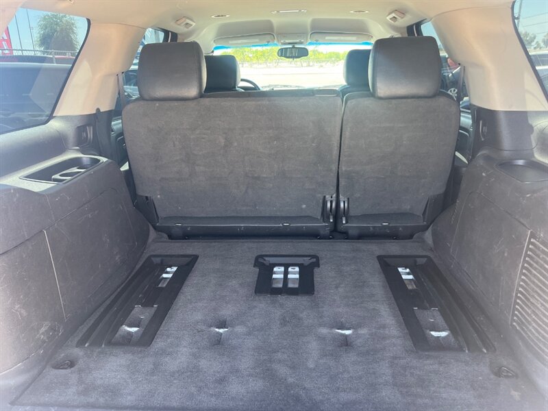 2012 Chevrolet Tahoe LS   - Photo 13 - Tucson, AZ 85711